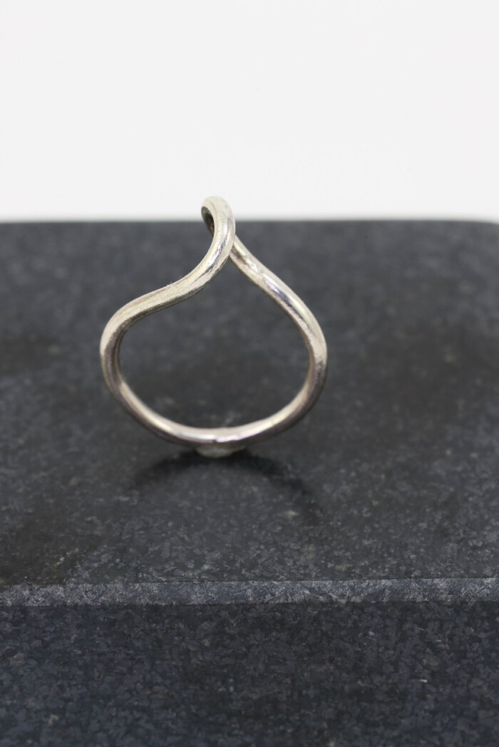 Ring Buen - Håndlavet smykke fra Monbo