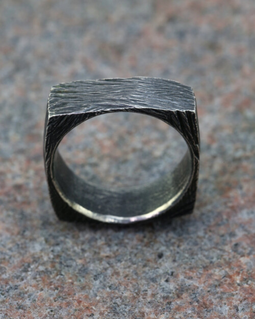 Firkantet ring - oxideret sterlingsølv