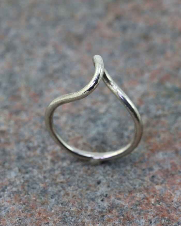 Ring Buen - Håndlavet smykke fra Monbo