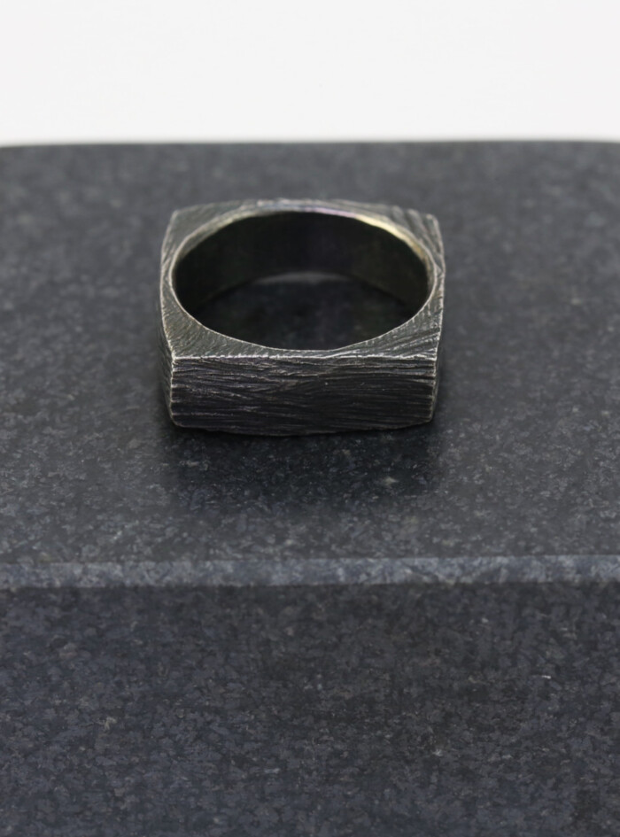 Firkantet ring - oxideret sterlingsølv