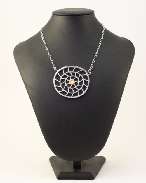 Vedhæng i sølv og bladguld - Bo Kalvslund