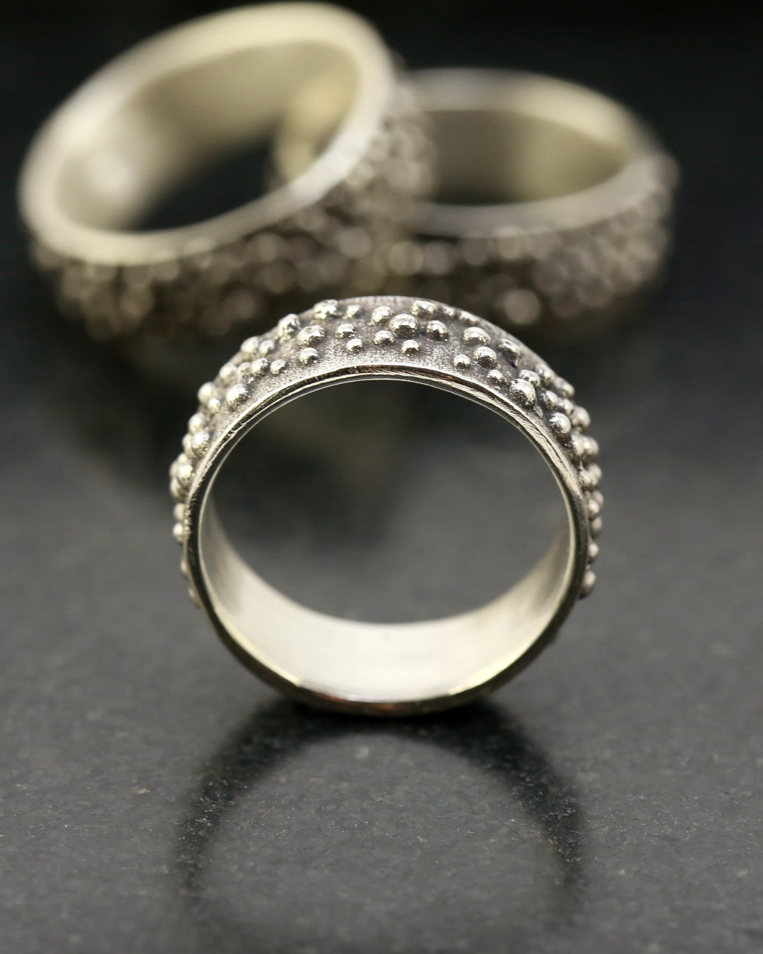 Granulat - Fingerring - Håndlavede herresmykker - Monbo